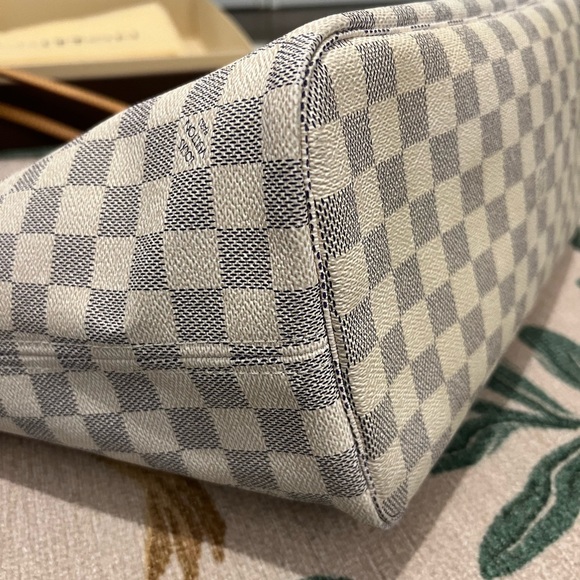 Louis Vuitton Damier Azur Neverfull MM (2012) - Picture 7 of 16